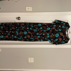 LuLaRoe Sizes L-2XL. Asking $20 each or all 9 for $120. Flat rate shipping.